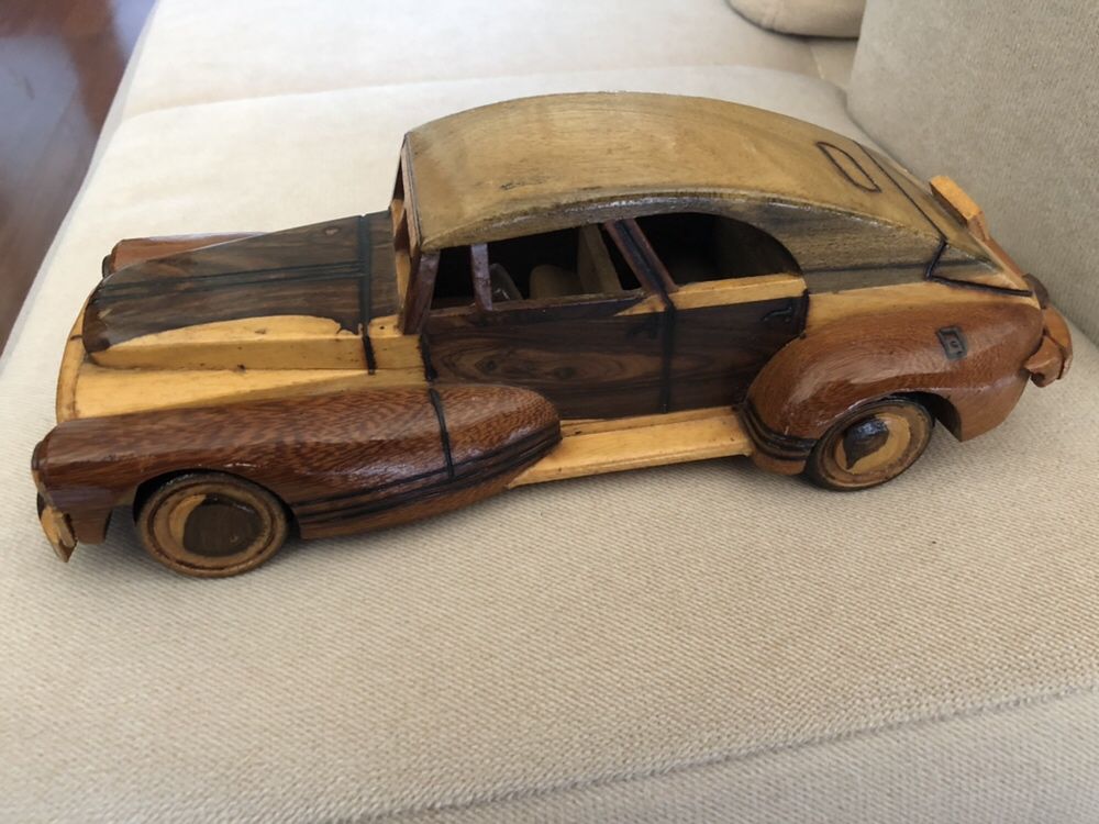 Carro em madeira - Cubano