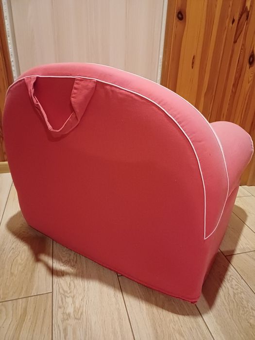 Fotelik z pufkiem  dla dziecka