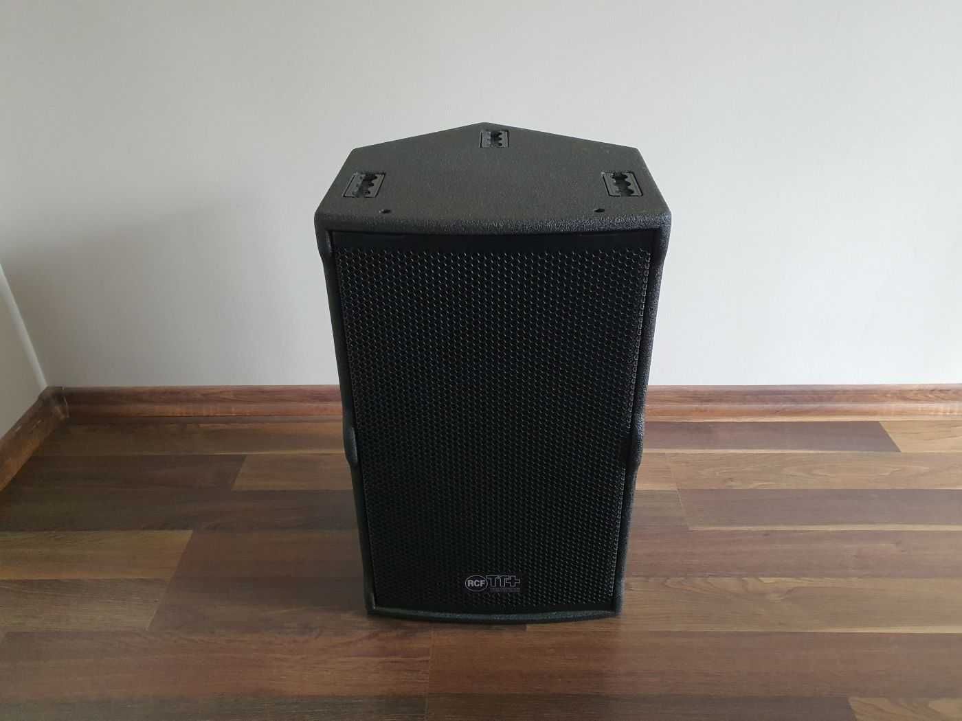 Kolumna aktywna, monitor RCF TT-22A