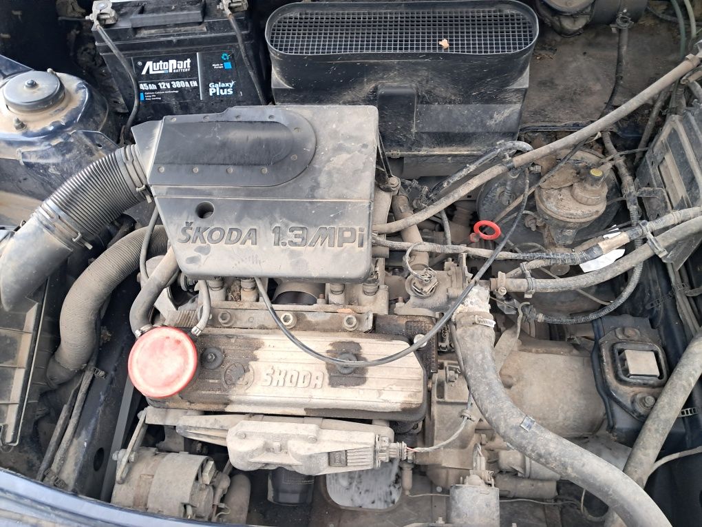 Skoda Felicia 1.3 1.6 alternator maska zderzak