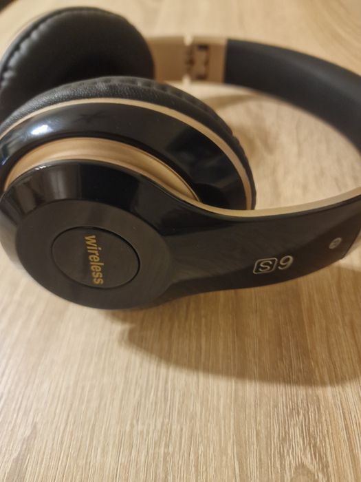 Bezprzewodowe słuchawki nauszne Bluetooth