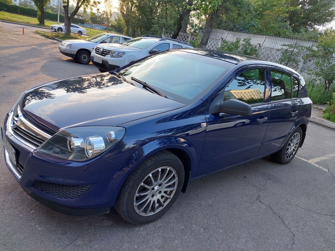 Opel Astrs H 2007 год 5500$