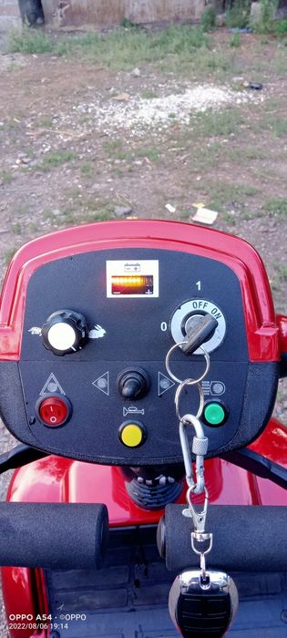 Електроскутер для літніх людей та інвалідів