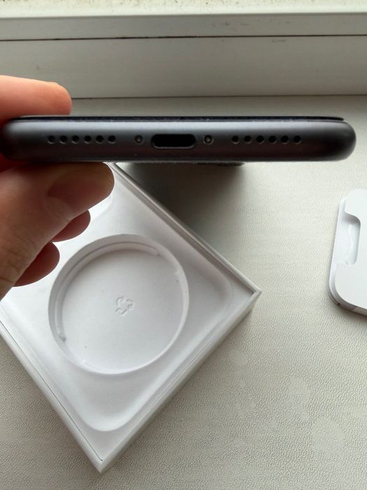 Iphone 11 128gb  в ідеальному стані