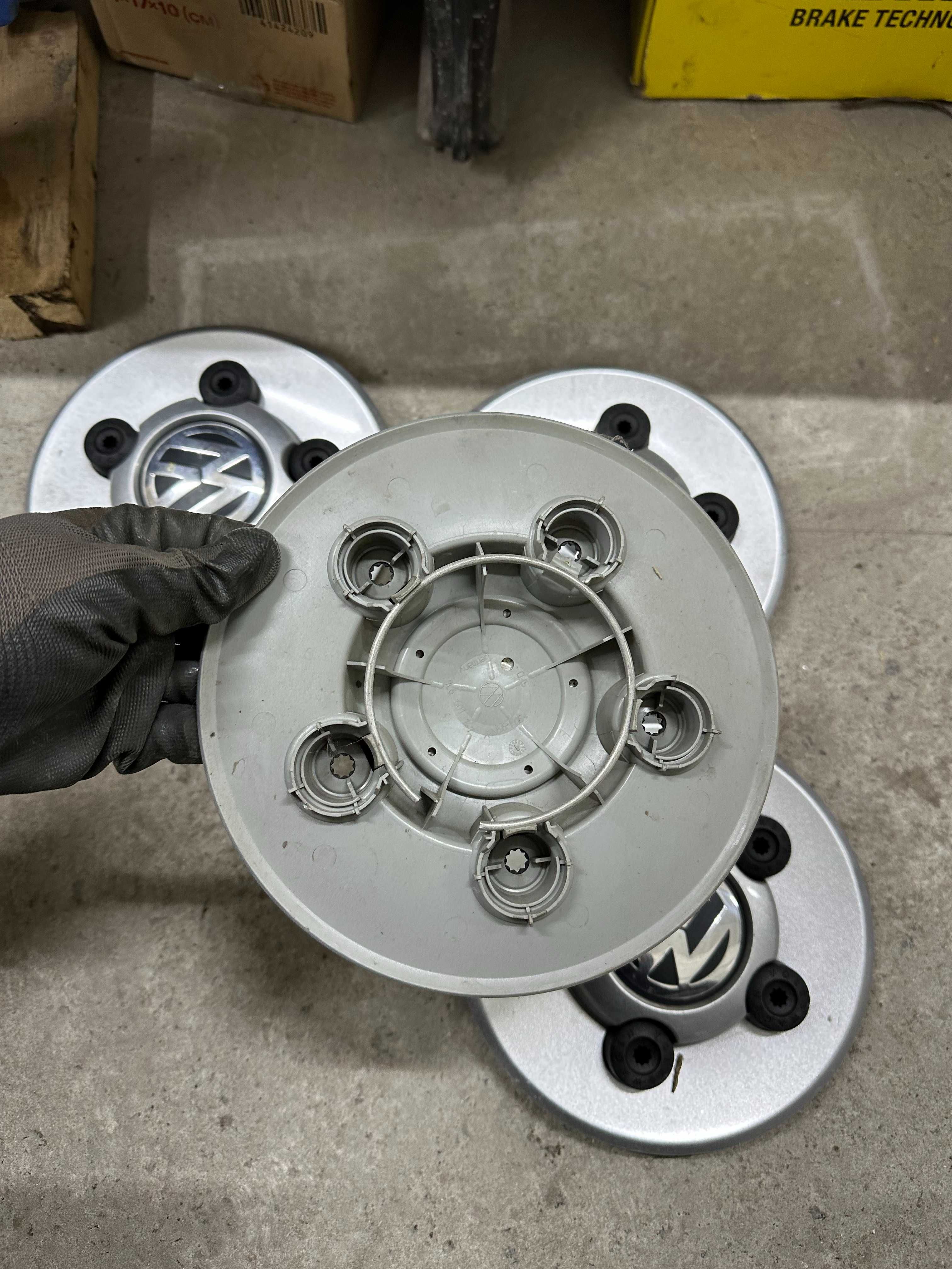 Ковпачки на диск Multivan Caravella T5 T6 5x120 7L6601147 R16