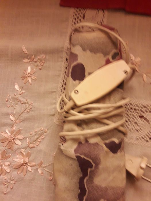 Синя лікувальна лампа та електричні грілки.