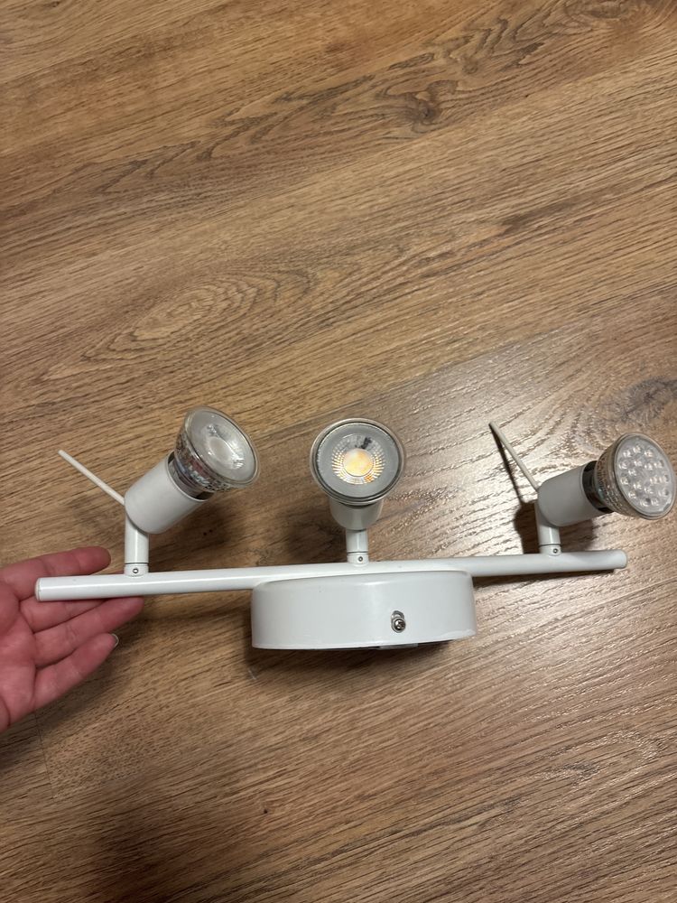 Lampa ścienna biała IKEA