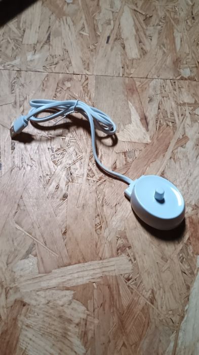 Stacja dokująca szczoteczek Oral-B HYC-3757A