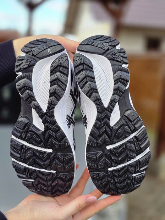 Жіночі зимові термо кросівки Asics gel kahana 8