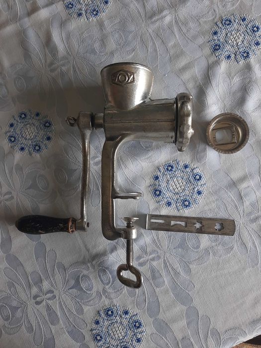 Picadora manual de carne