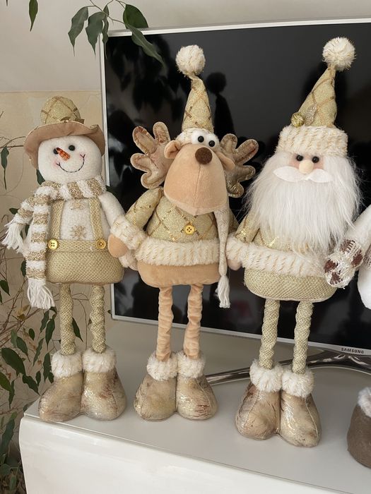 Новорічні святкові іграшки гноми , сніговики , олені