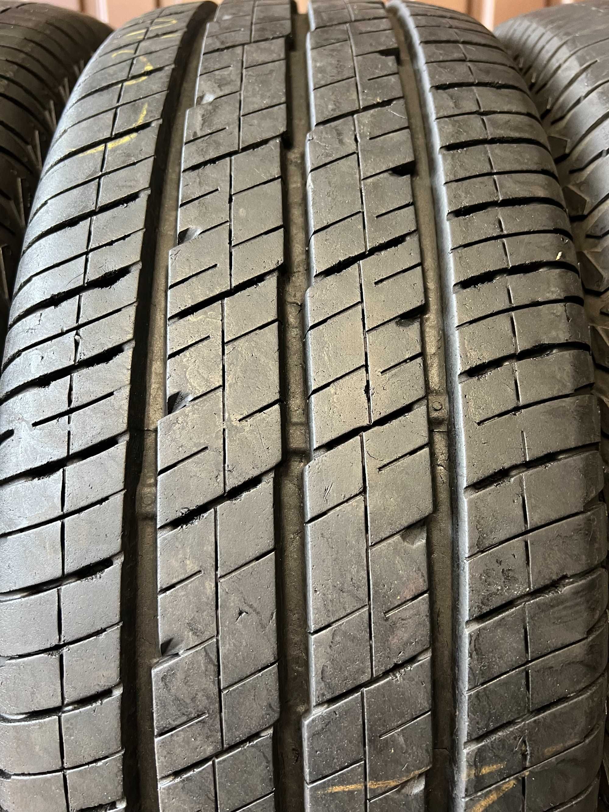 215/65 R15C Continental Vanco 2. Шини літні 4 шт.