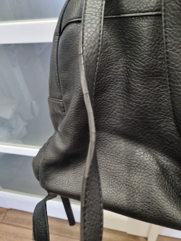 Рюкзак Reserved чорний