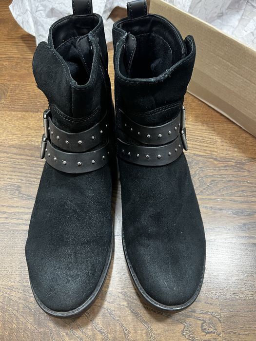 Кросівки massimo dutti, чоботи із замші clarks 42 р.