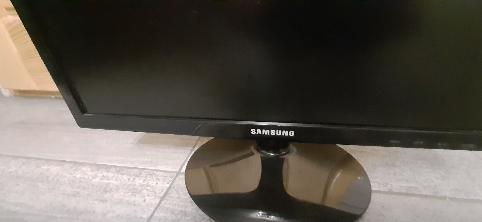 Monitor Samsung uszkodzony