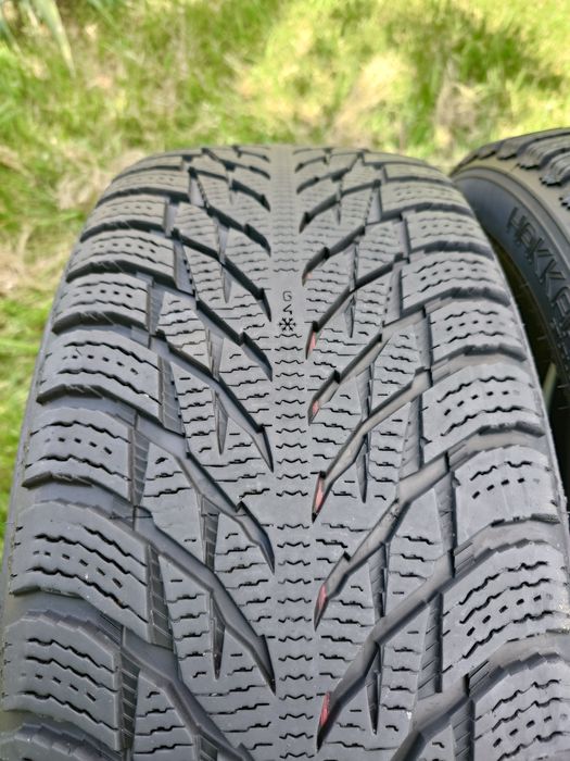 Шины зимние NOKIAN 215/55 R18