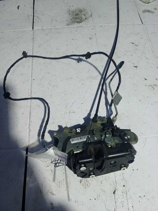 Дверний замок R Mercedes Vito 639 – передній, задній