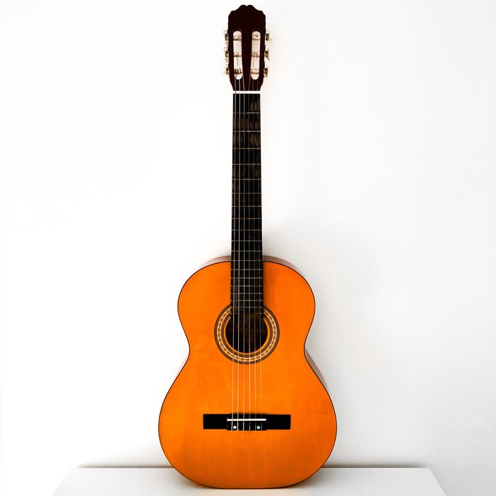 Guitarra Clássica + Cordas + Saco de Transporte