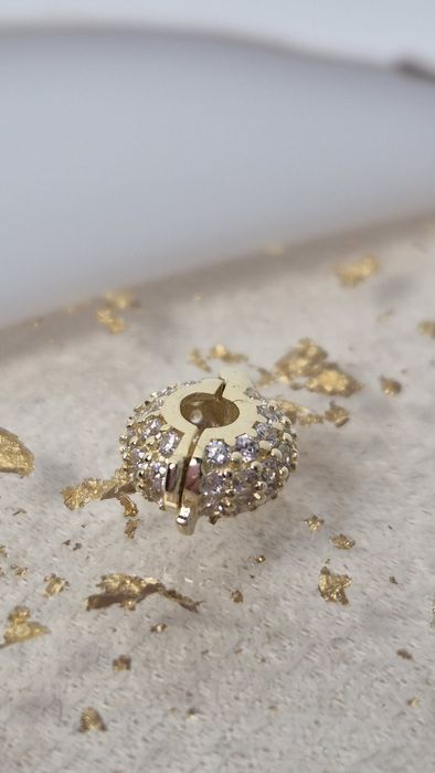 Nowy złoty charms stoper białe cyrkonie p. 585