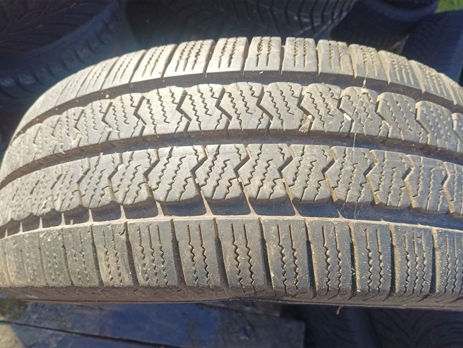 Opona pojedyncza zimowa 225/70/15C