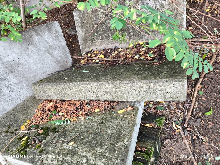 Ściany oporowe typu L. (Podjazd)