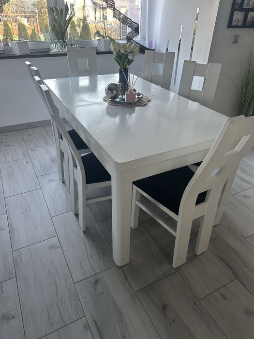 Stół plus 6 krzeseł