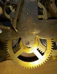 Stary mechanizm zegara Junghans