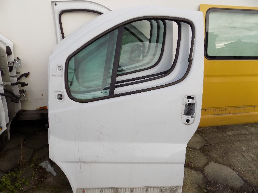 Лобове скло на Віваро,Трафік,Виваро Лобовое Trafic,Vivaro Двери стекло