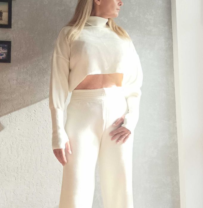 Komplet  damski dwuczęściowy