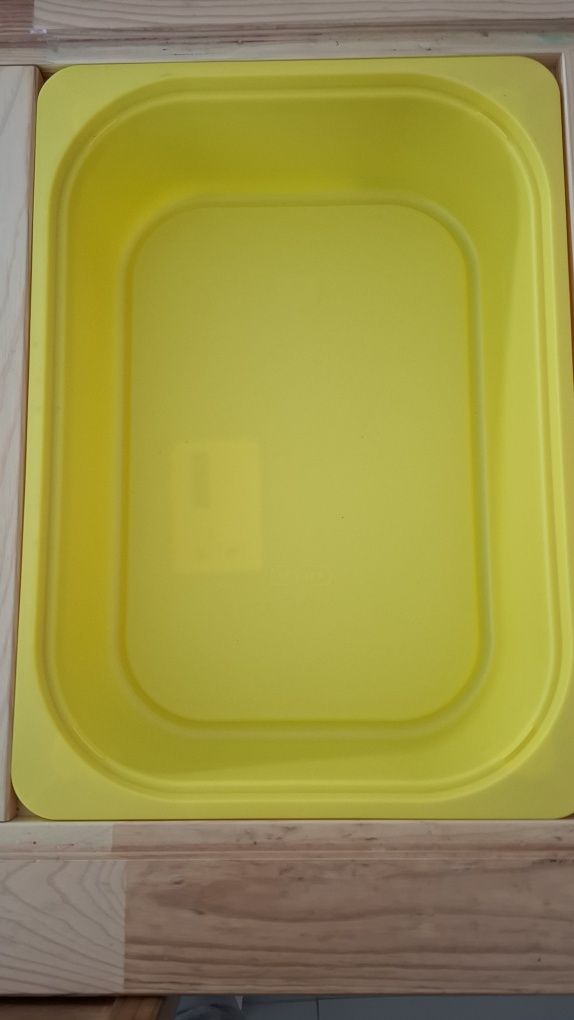 Mesa de criança c/ arrumação