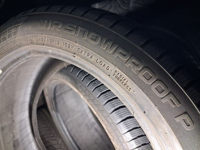 245/45 19 Nokian WR Snowproof Резина зимова