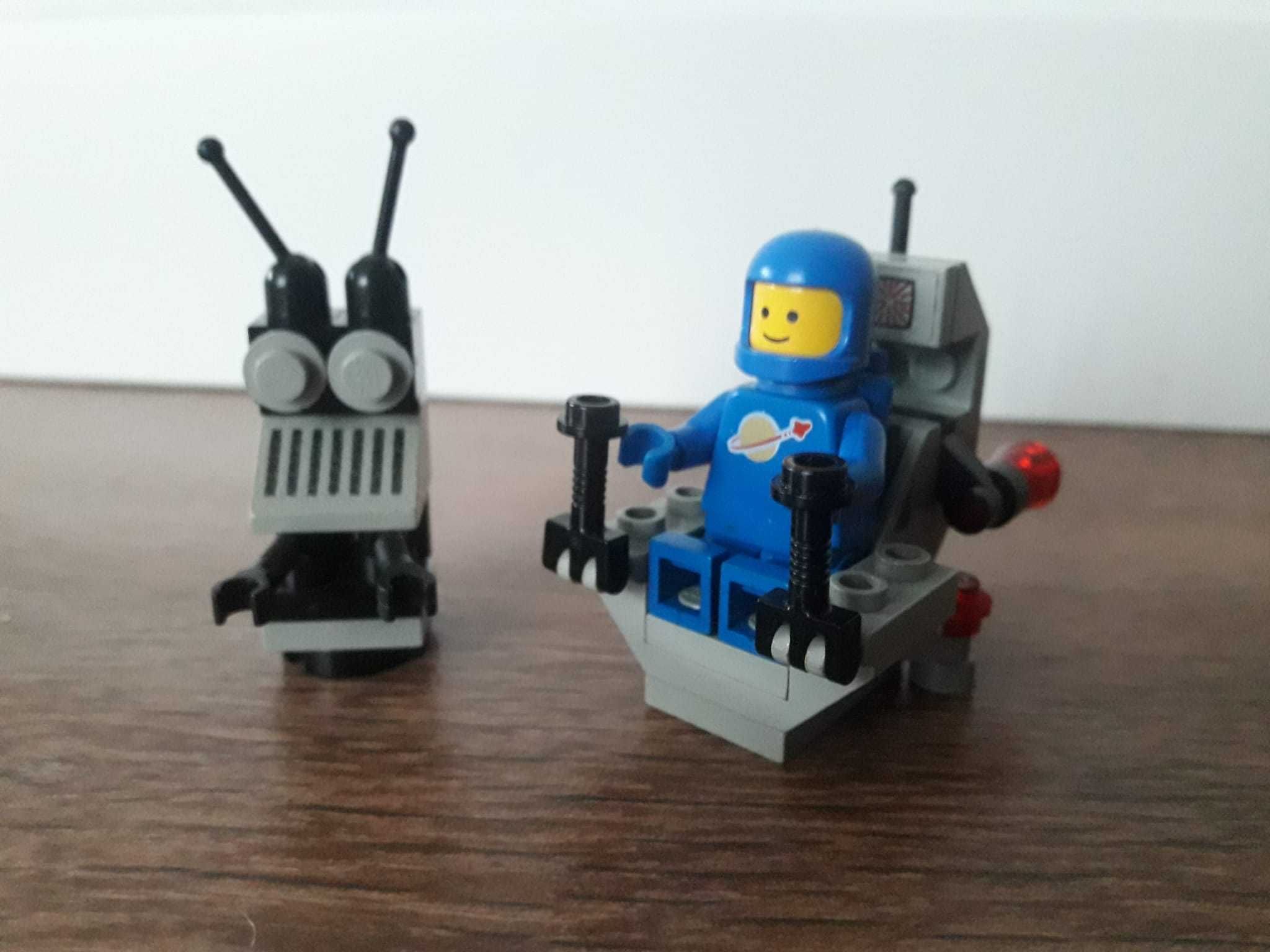 Lego kosmonauta i robot