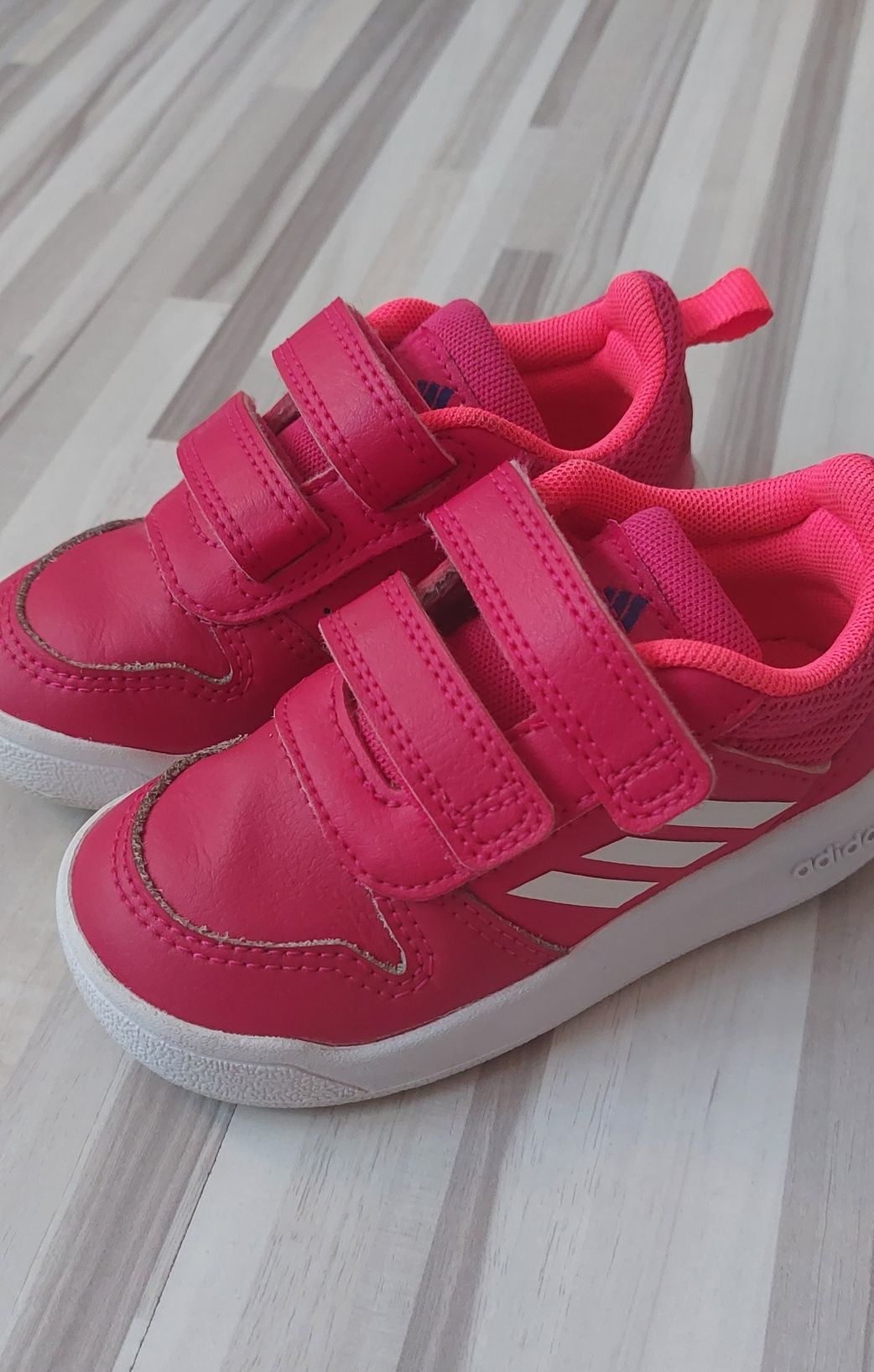 Buciki sportowe Adidas rozmiar 22