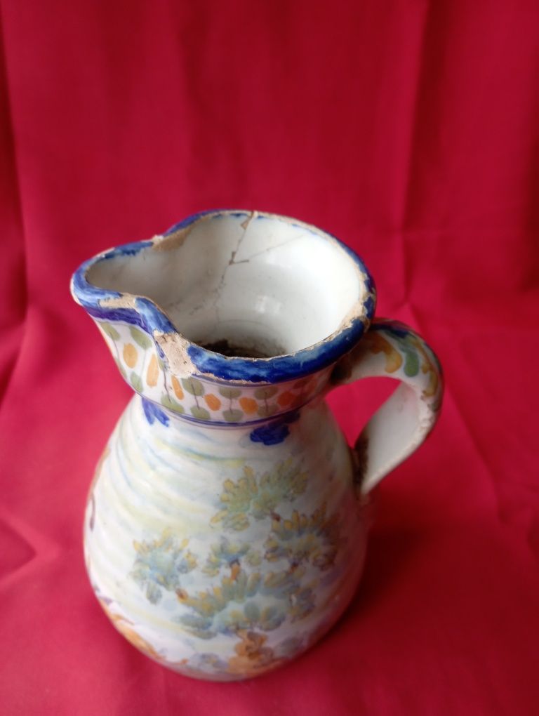 Jarro em Porcelana Antigo