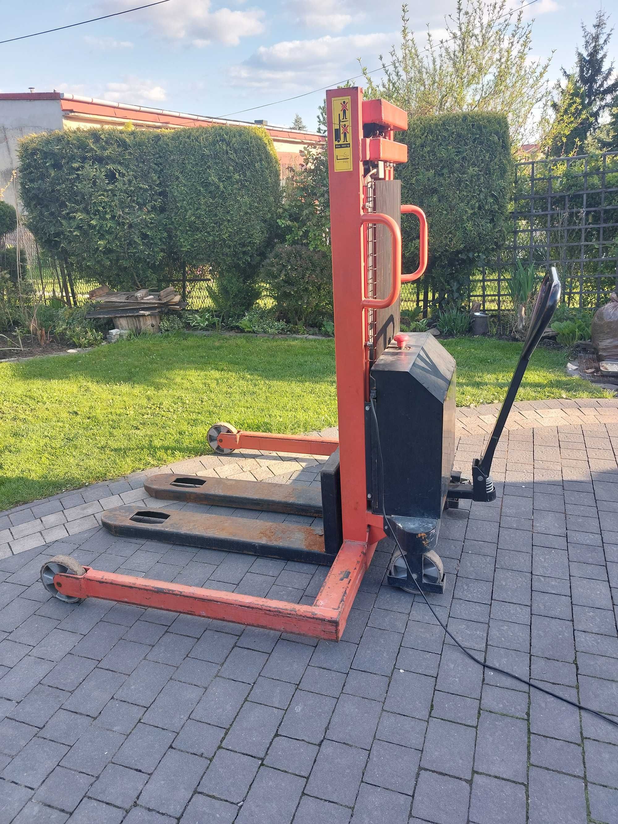 Wozek paletowy elektryczny