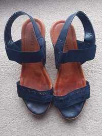 Buty na koturnie r. 38