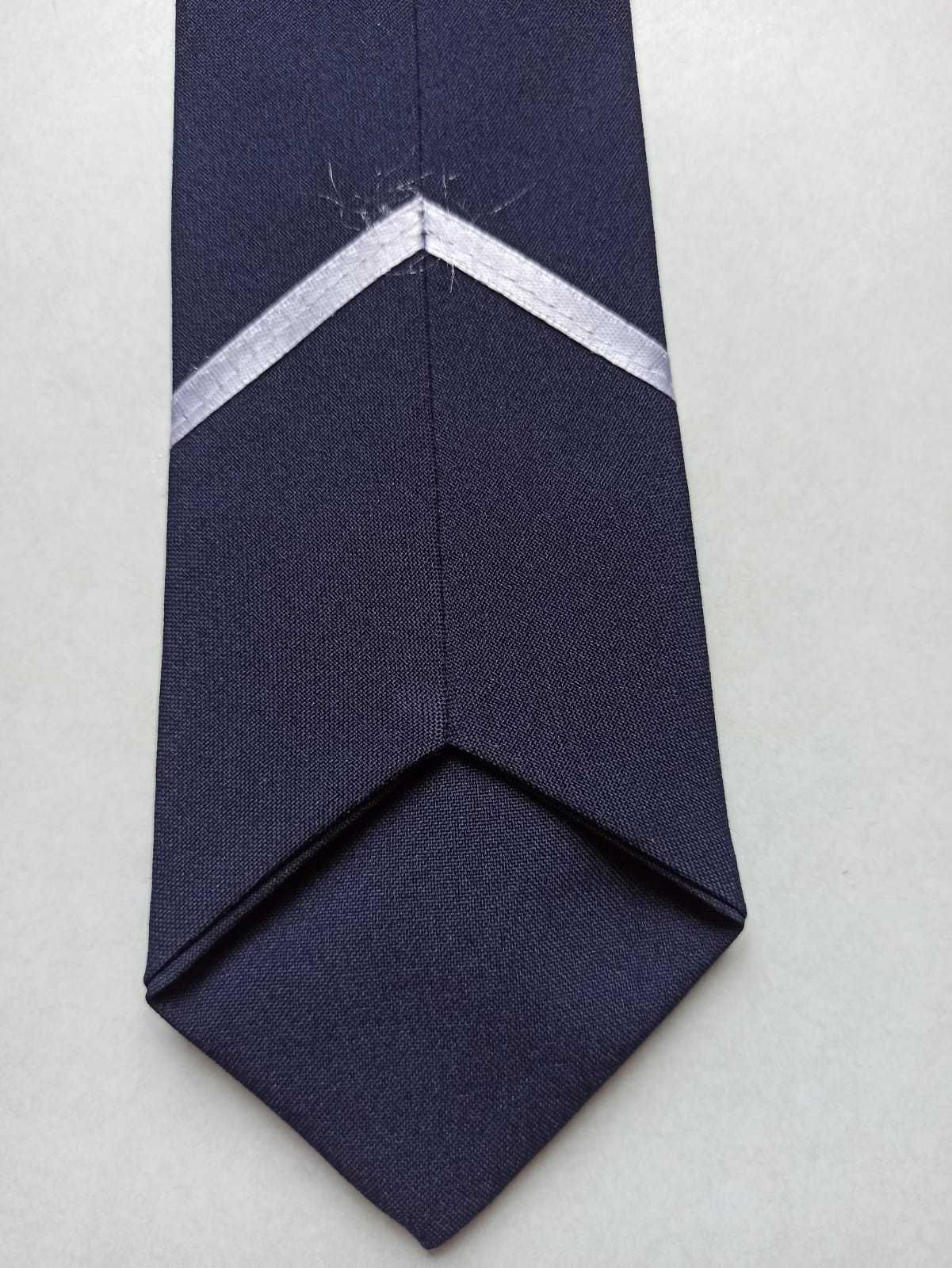 krawat marynarski na gumce