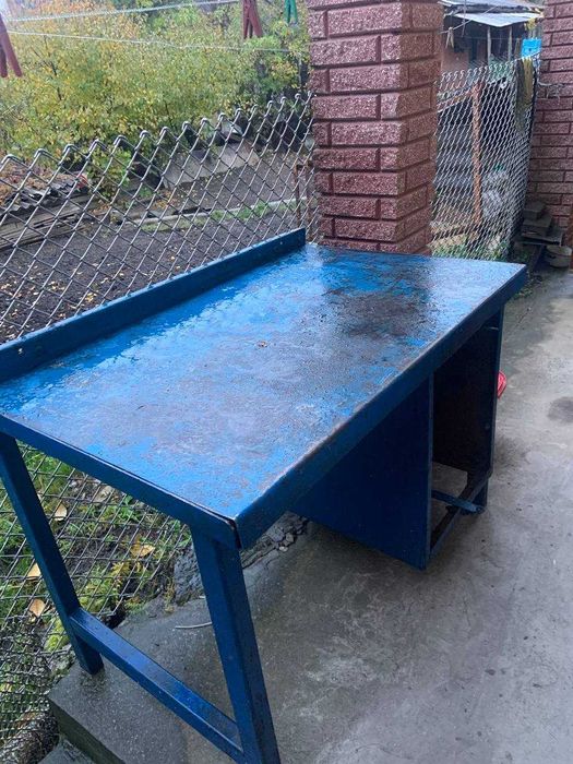 Слюсарний стіл металевий