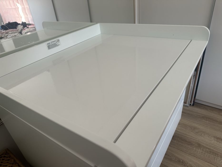 Komoda Pinio Swing, nadkladka do przewijania