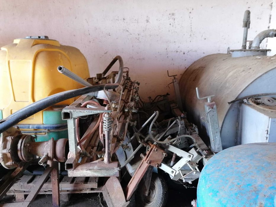 Vendo  pulveridor 600l e bateria  de pulverizador filtragem