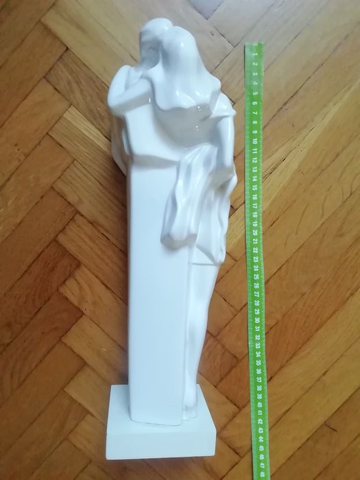 Figurka porcelanowa firmowa w stylu art deco wys. ok. 50 cm.