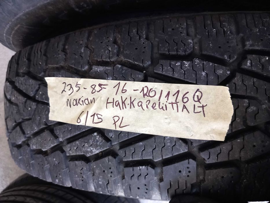 2 Pneus 235/85R16 Uniroyal 4x4