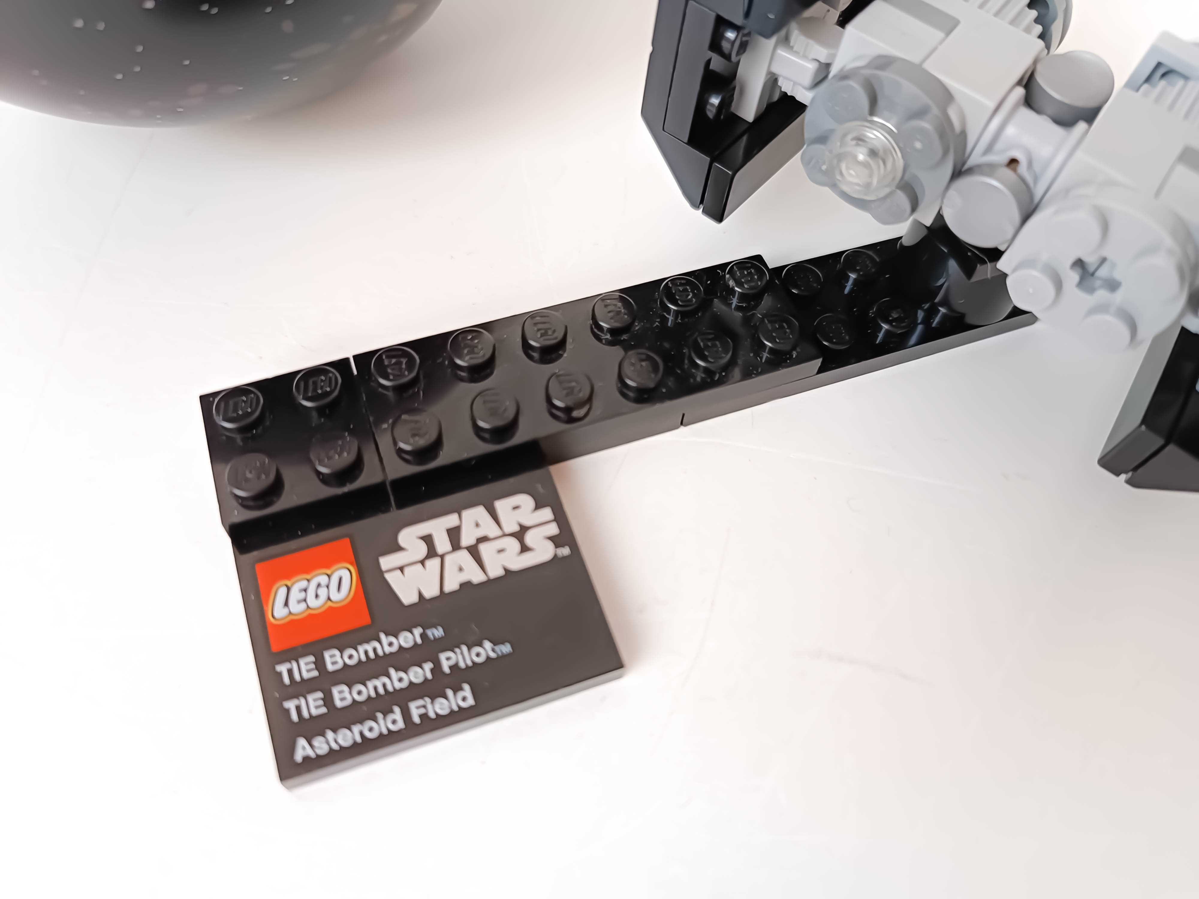 LEGO 75008 Star Wars - TIE Bomber i pole asteroid