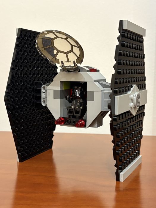 LEGO Tie Fighter 75237 - montado