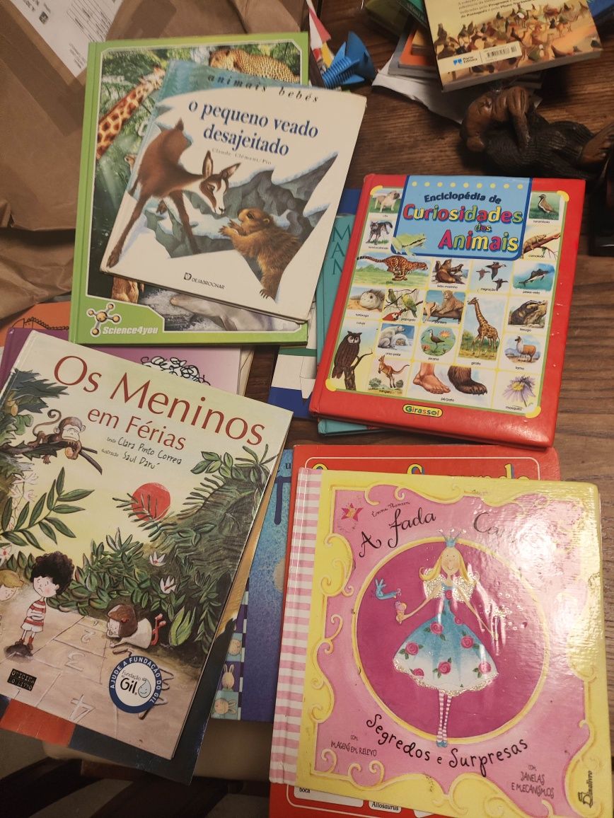 Vários Livros infantis e pedagógicos Estrumpfes a Estrumpfina