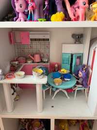 Меблі для іграшкового будинку