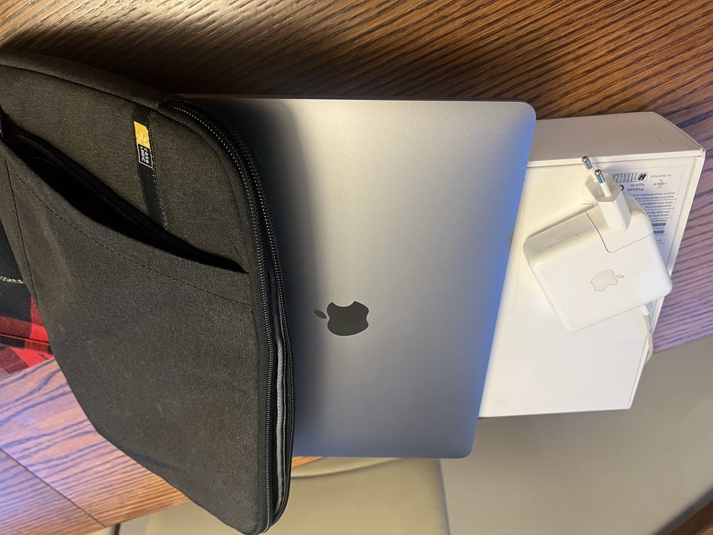 Macbook M1 Pro A2338 8/256 Office 2019