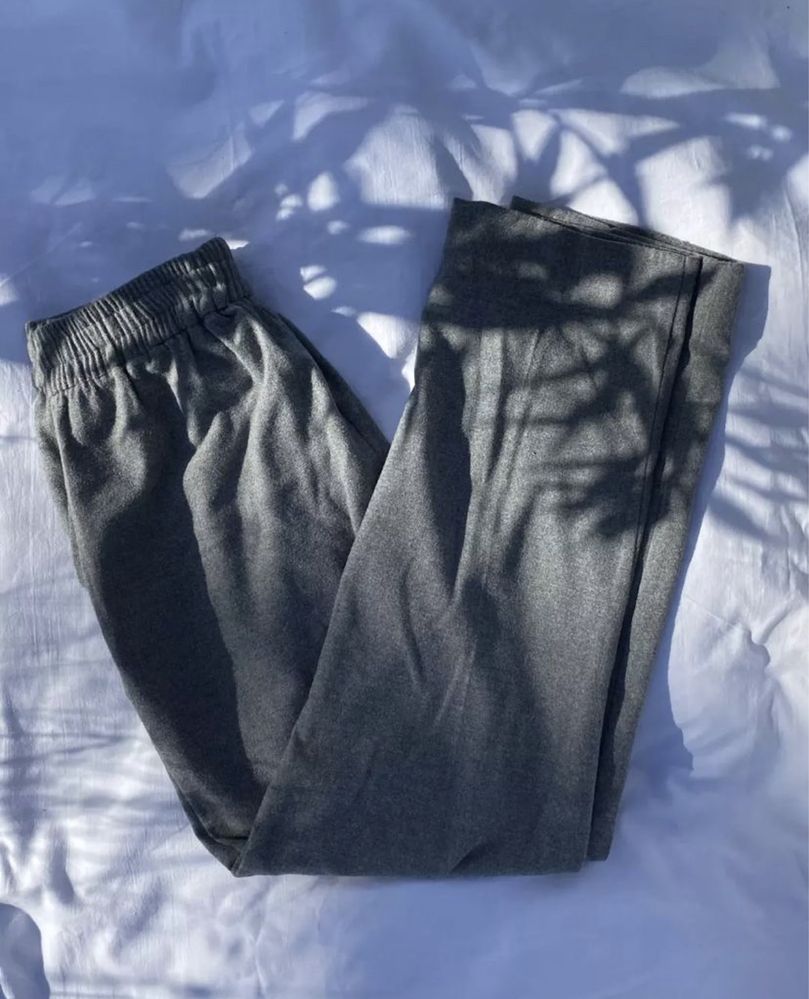 Серые широкие штаны