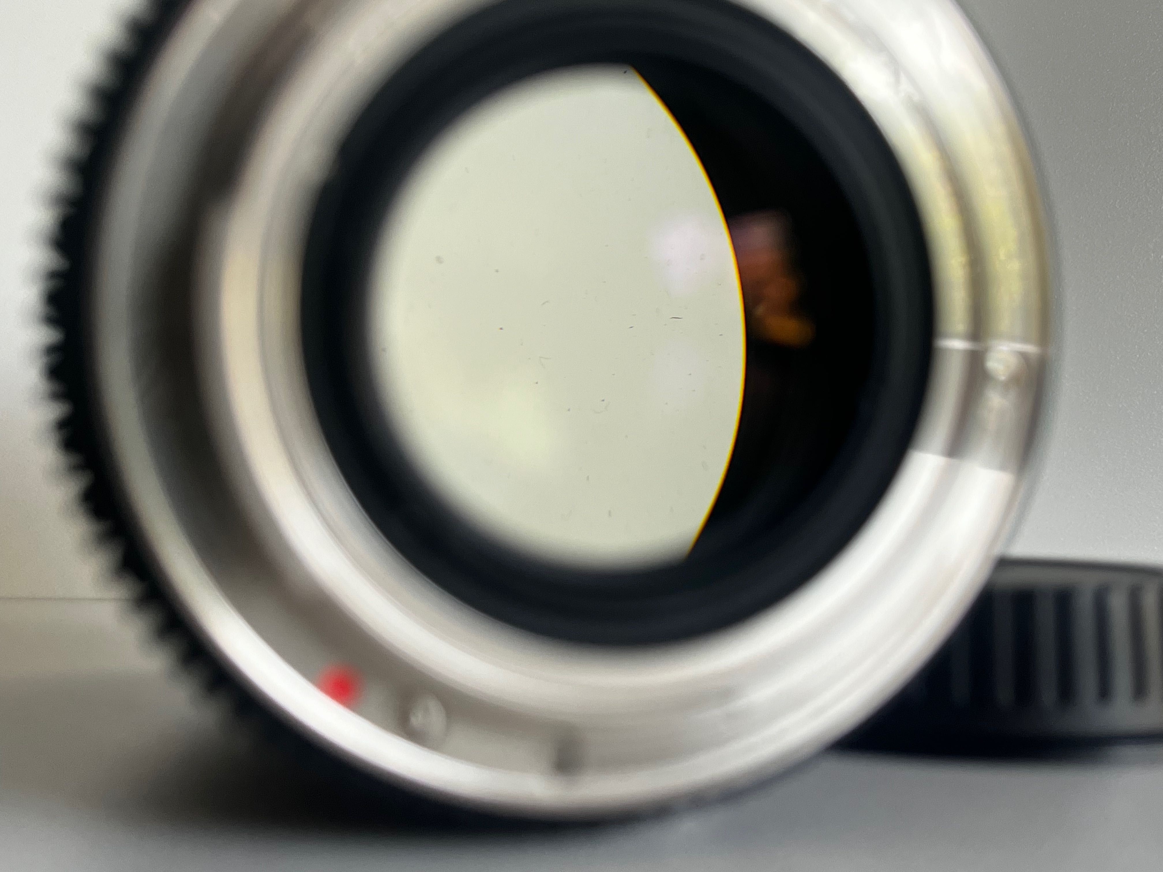 Samyang 35mm 1.5 Canon EF vdslr - faktura obiektyw filmowy CINE