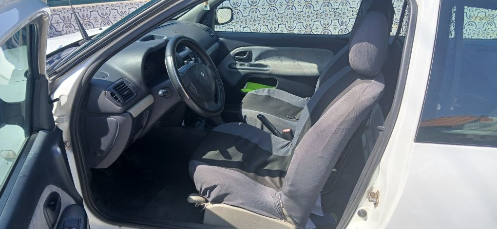 Clio 1.5 dci comercial de garagem